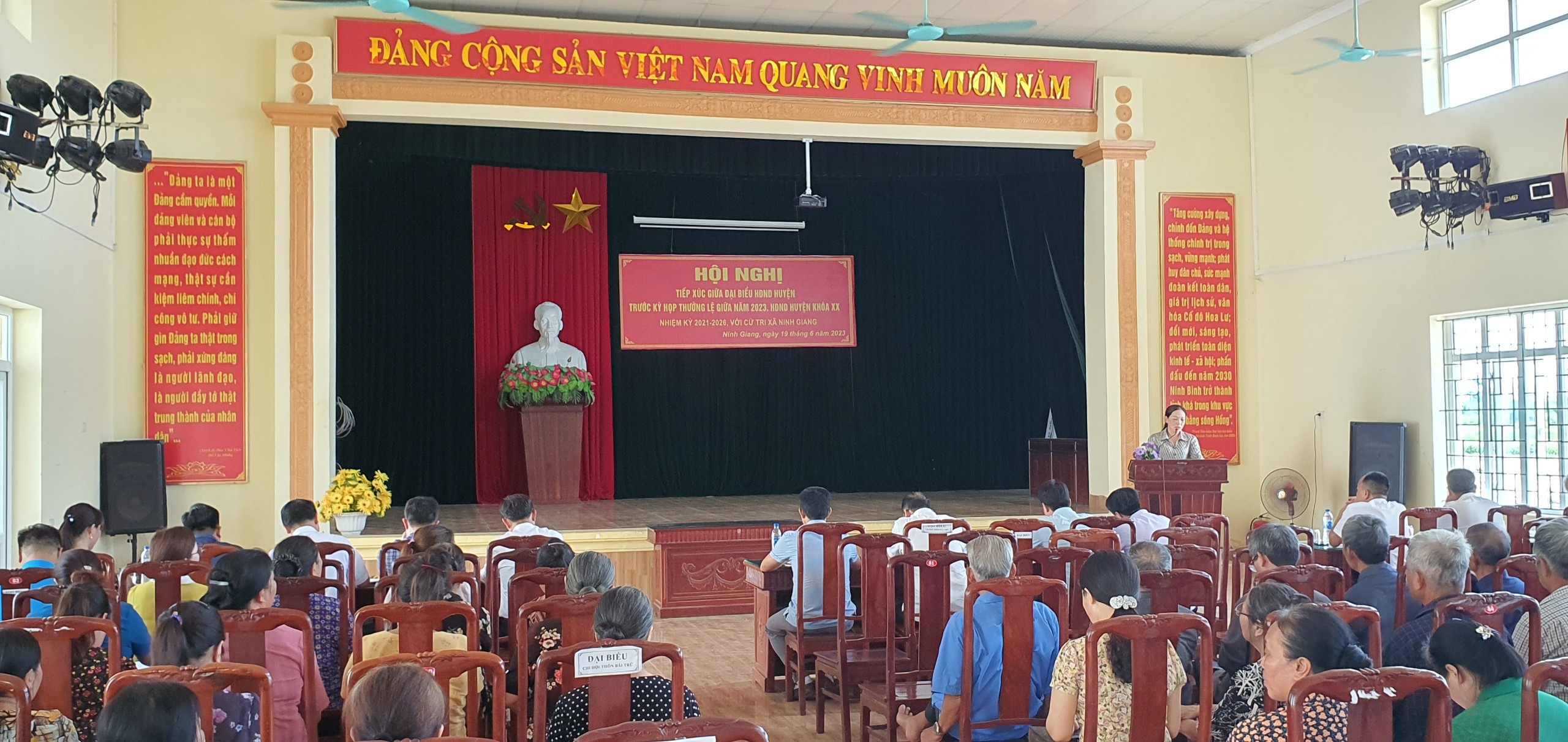 Ban Thường trực Uỷ ban Mặt trận Tổ quốc Việt Nam tổ chức Hội nghị tiếp xúc trước kỳ họp thứ 11 giữa đại biểu HĐND Huyện Hoa Lư  khóa XX, nhiệm kỳ 2021-2026 với đại diện Cử tri xã Ninh Giang